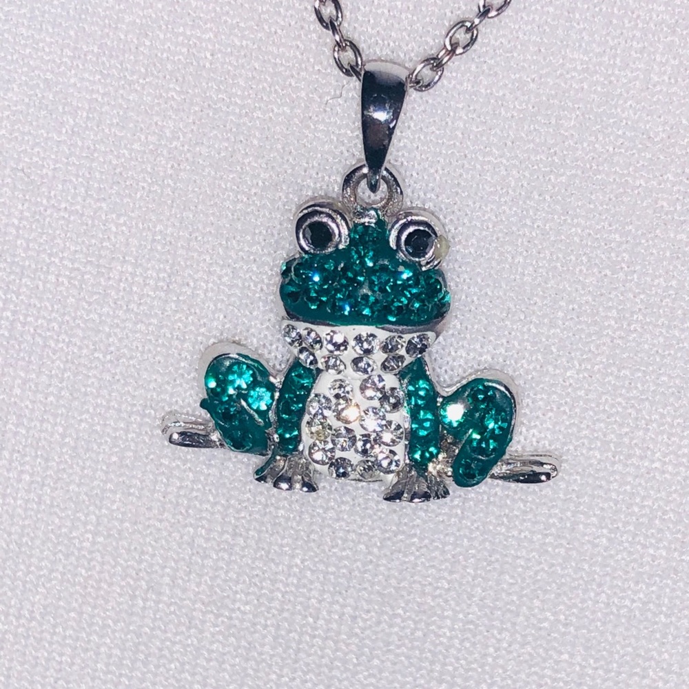 Fine silver plated frog necklace